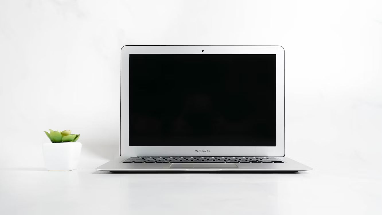 Refurbished Apple MacBook Air A1466 (Core i5/8GB/128GB/Mac OS Sierra/13.3")