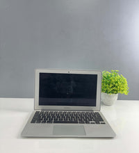 Apple MacBook Air A1465 Intel Core i5/13.3 Inch, Silver (Refurbished )