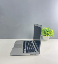 Apple MacBook Air A1466 Intel Core i7