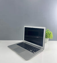 Apple MacBook Air A1466 Intel Core i7 8GB