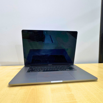 Macbook Pro (2019) A2141 Touch Bar Laptop 16-Inch Display, Intel Core i7 (16GB RAM/512GB SSD)5.5 GB Graphics Card Space Grey (Pre-Owned)