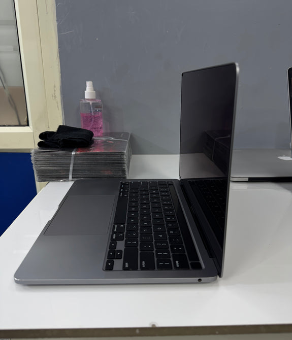 Refurbished Apple Macbook Air M1 2020- (8GB/256GB/Mac OS Big Sur/13.3 inch")